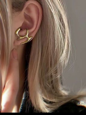 Gold Sculptural Ear Cuff - Modern Women’s Jewelry R 415